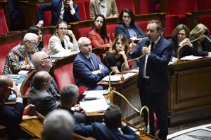 Génocide à Gaza : la France livre des armes à Israël en « flux continu » depuis Roissy