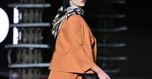 Laranja em órbita: como os astronautas reforçam tendência de moda?