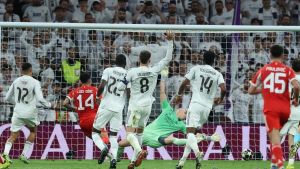 Neuer se disfrazó de Courtois y el Bayern tomó el Bernabéu