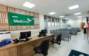 Plano de saúde para público sênior aprimora laboratórios e eleva capacidade de exames em quase 50%