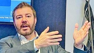 “İş dünyasında yapay zekâyla simbiyotik ilişki kuran kazanır”