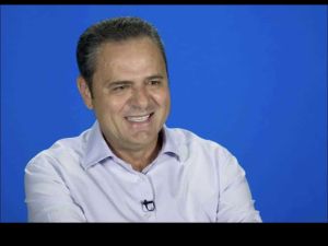 Suspeita de câncer afasta Luís Roberto da Copa