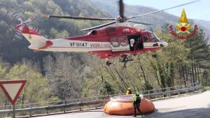 L’innesco del maxi-rogo vicino a una casa