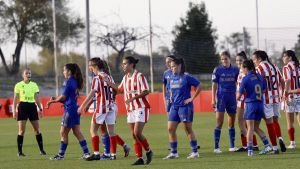 Cuando el pantalón blanco juega en contra: las claves del uso de esta prenda en el deporte femenino