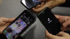 El Gobierno aprobará en mayo la ley que prohíbe el uso de las redes sociales a los menores de 16 años