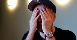 Rune Bjerga kjeda seg på gudsteneste. Kva så?