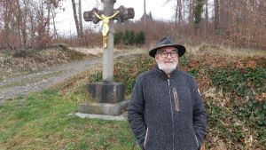 Das Feldkreuz auf Abwegen – warum es dreimal den Standort wechseln musste