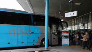 Prohíben los patinetes eléctricos en autobuses asturianos para 