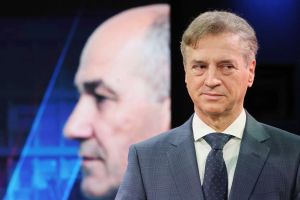 (REKLI SO) Boris Vezjak: Zavzetje prestola čez obvoz