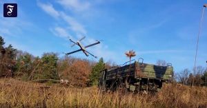 Her mit den Aufträgen!