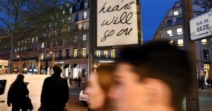 Concerts de Céline Dion à Paris : les médias ne doivent pas servir la soupe au show-biz