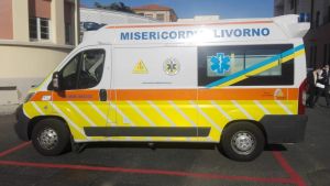 Livorno, 60enne trovato nudo nel fosso in zona Levante: intervengono le forze dell’ordine