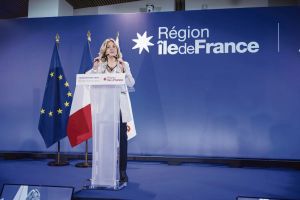 En Île-de-France, Valérie Pécresse retire des subventions aux lycées privés pour respecter la loi mais maintient son cap