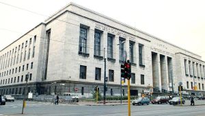 Falsi profili social a sfondo sessuale e foto intime per molestare 45enne: condannato un 40enne