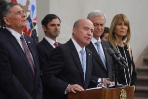 La herencia fiscal como condición política: ¿hay o no hay plata?. Por Kenneth Bunker