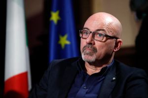 La salida del CEO de Leonardo empaña el renacer de la defensa de la UE