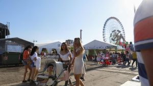 Las atracciones de la Semana Negra estarán en el parking del Arbeyal para minimizar las molestias por ruido a La Calzada
