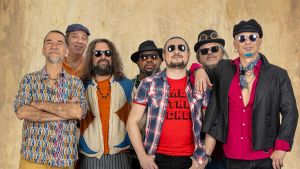 ’Se mi rilasso… collasso’ 25 anni dopo. Firenze balla con la Bandabardò