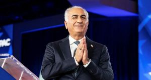 Isobel Hadley-Kamptz: Vad tänker Ebba Busch när hon ropar ”länge leve shahen”?