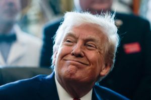 Αντιμέτωπος με το κόμμα του