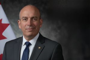 La défense: le nouveau chantier industriel des entreprises canadiennes