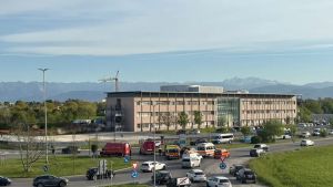 Udine, scontro tra automobili in viale Monsignor Nogara: coinvolti due bambini