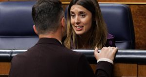 Rufián enciende el motor Podemos en un acto con Irene Montero en Barcelona: 