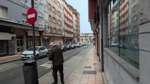El calvario de una avilesina tras sufrir una caída en plena calle: una fractura de pierna y dos operaciones un mes después de ser madre