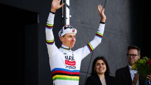 Paris-Roubaix : les exploits de Tadej Pogacar sèment le doute dans le monde du cyclisme