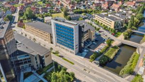 En af byens mest markante ejendomme er nu sat 33 millioner kroner ned i pris