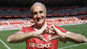 Habla Joaquín, símbolo de la roja, antes del estreno de la camiseta vintage del Sporting en Burgos: 