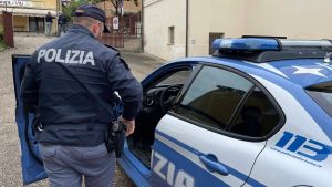 Ricattata e picchiata dal figlio. Madre denuncia anni di violenze