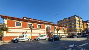 Obras en el emblemático edificio de la Plaza de La Habana de Llanera, antiguo mercado cuya construcción impulsaron los indianos hace un siglo
