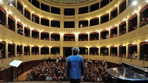 Il futuro del teatro Signorelli. Dalla revoca sugli spettacoli al problema dei lavori