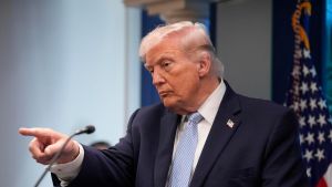 La crisi in Medio Oriente e il rapporto fra i due leader: “È Netanyahu che decide”. Spannaus: Trump a ruota