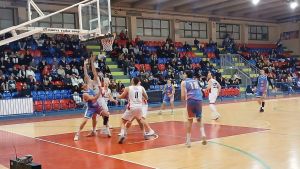 La Goldengas si gioca il quarto posto nel derby con Pesaro
