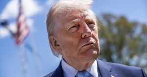 Razbjesnio ga NATO, a onda je napisao jednu rečenicu velikim slovima: Što se krije iza toga?