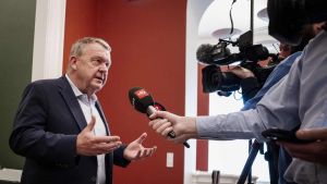 Nøg­len til mag­ten lig­ger hos Løkke - spørgs­må­let er, hvem han låser døren op for