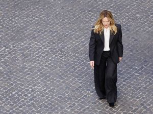 Tutti in fuga tranne una