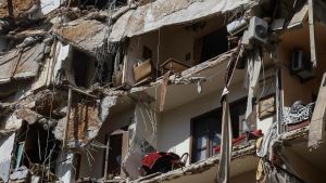 Irán asegura que no negociará con EEUU hasta que se aplique el alto el fuego en Líbano e Israel y Hezbolá continúan los ataques