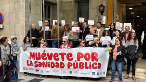 Usuarios y profesionales de la sanidad estallan: demoras de 