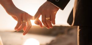 Does marriage prevent cancer? And who benefits the most?