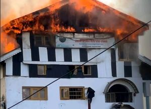 Fire breaks out in Srinagar’s Hyderpora, operation on