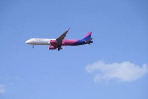 Wizz Air, Bluebird to resume Tel Aviv flights, while major carriers push off return
