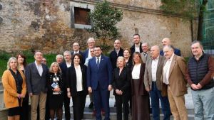 Los centros asturianos de todo el mundo, molestos con la diputada de Vox que los llamó 