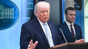 “L’Iran non scherzi con noi”. Teheran alza la posta, minacce Usa. Oggi al via i negoziati a Islamabad