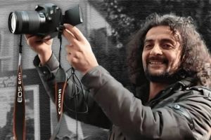 Omuzlara konan kelebek