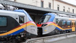 Lavori sulla linea ferroviaria: stop ai treni e bus sostitutivi da oggi alla fine di giugno