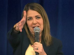 Bell: Smith soars, Nenshi sinks, Alberta lefties are left scratching their heads