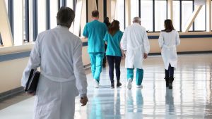 Quando la sanità non funziona: Perugia e Foligno, letti in corsia. “E un infermiere segue 12 pazienti”